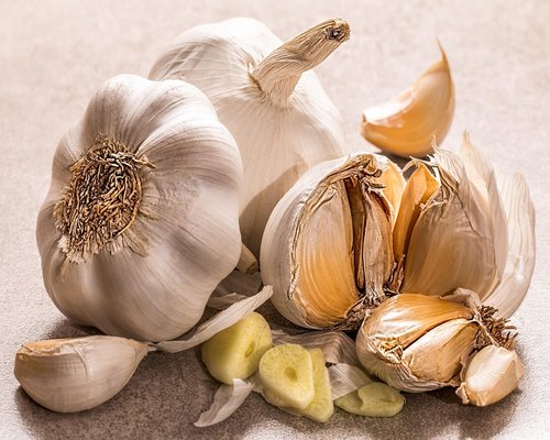 Hidangan berkhasiat dengan bawang putih
